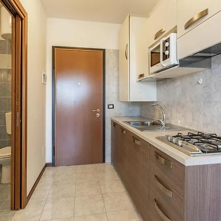 1 Bedroom Beautiful In Apartment